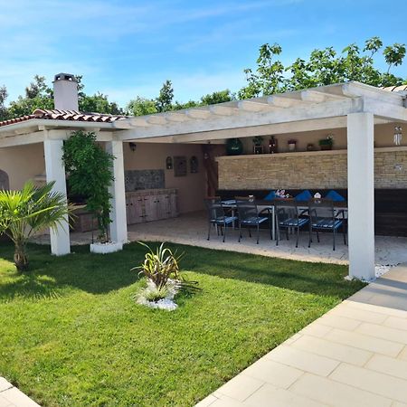 Villa Tanga โรวีน ภายนอก รูปภาพ